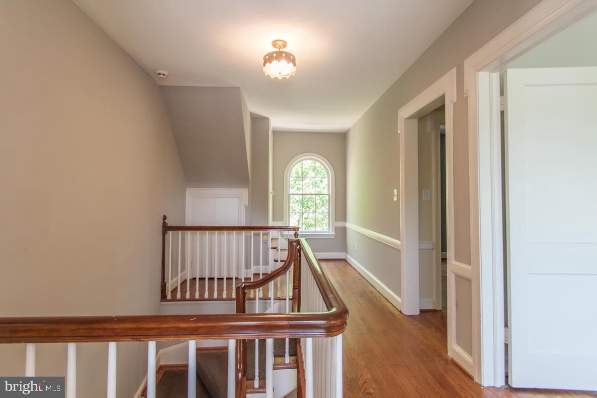 1906 Belle Haven Road Alexandria, VA 22307 - Photo 11 of 29 Interior (General)