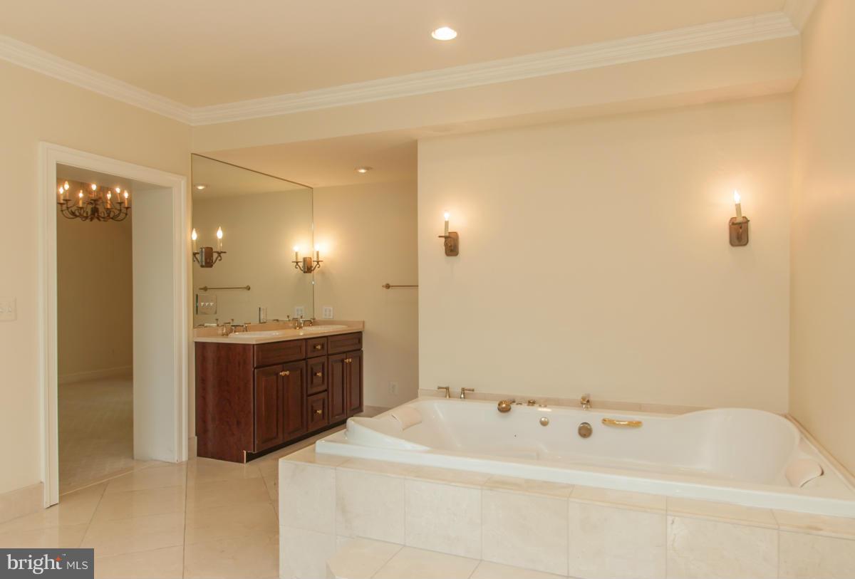 1906 Belle Haven Road Alexandria, VA 22307 - Photo 15 of 29 Bath (Master)