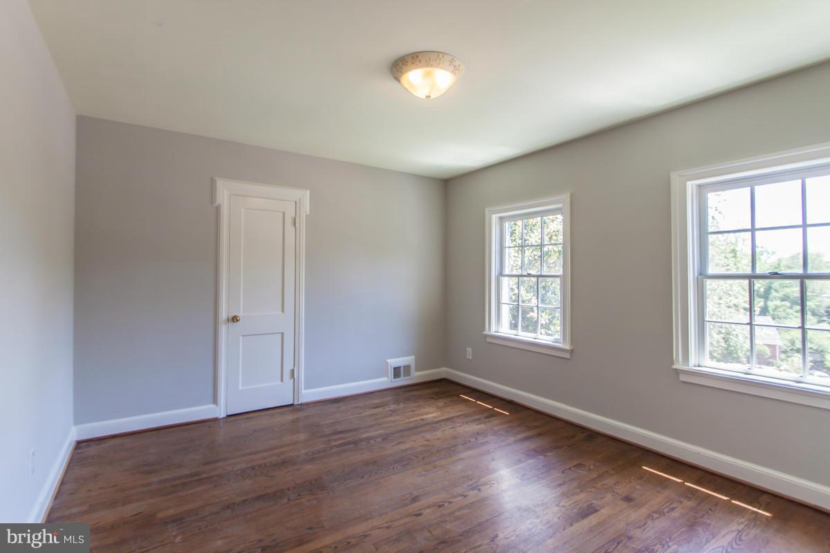 1906 Belle Haven Road Alexandria, VA 22307 - Photo 16 of 29 Bedroom