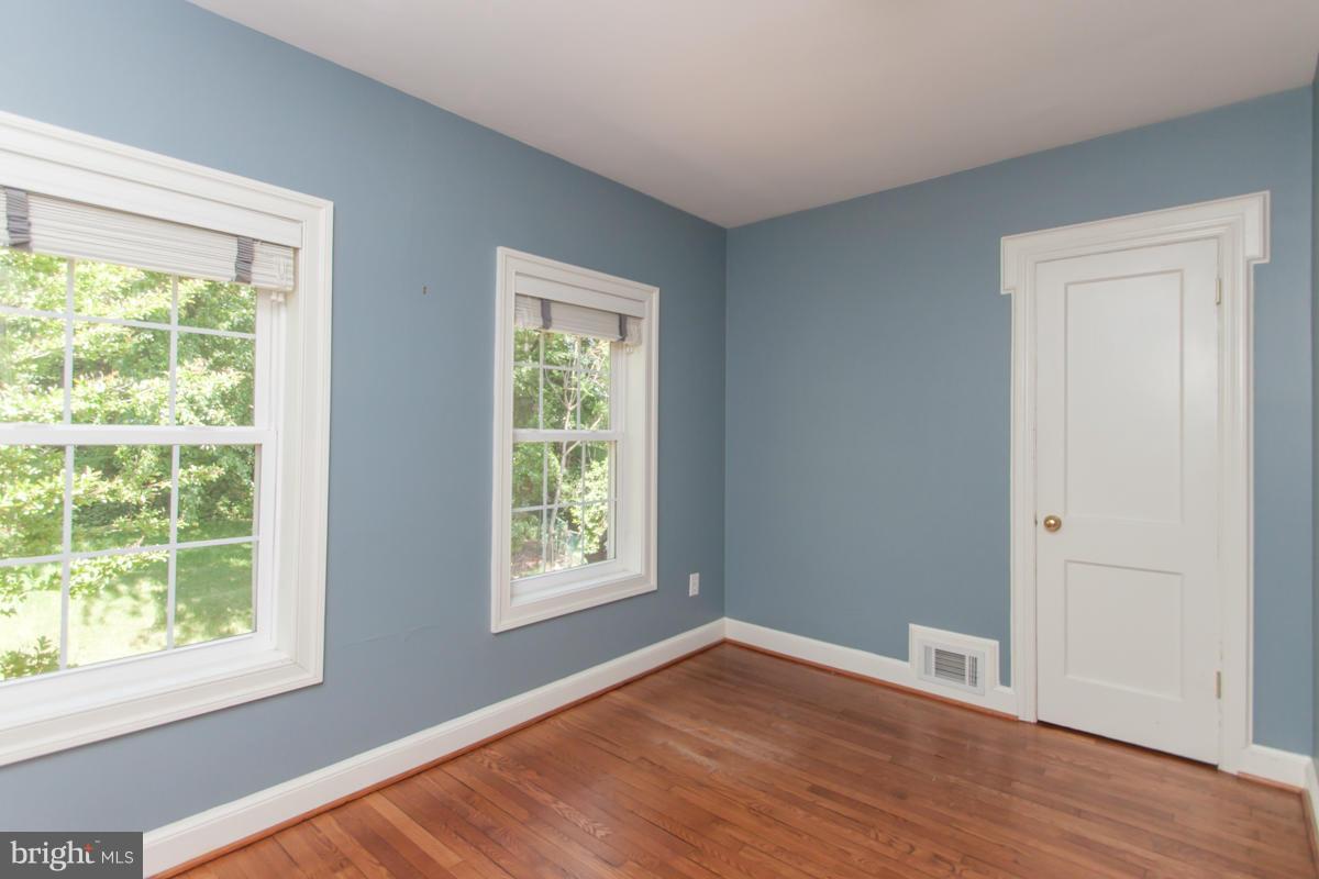 1906 Belle Haven Road Alexandria, VA 22307 - Photo 18 of 29 Bedroom