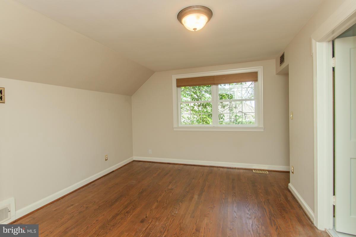 1906 Belle Haven Road Alexandria, VA 22307 - Photo 19 of 29 Bedroom (Master)