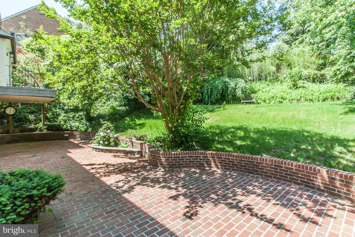 1906 Belle Haven Road Alexandria, VA 22307 - Photo 29 of 29 Exterior (Rear)
