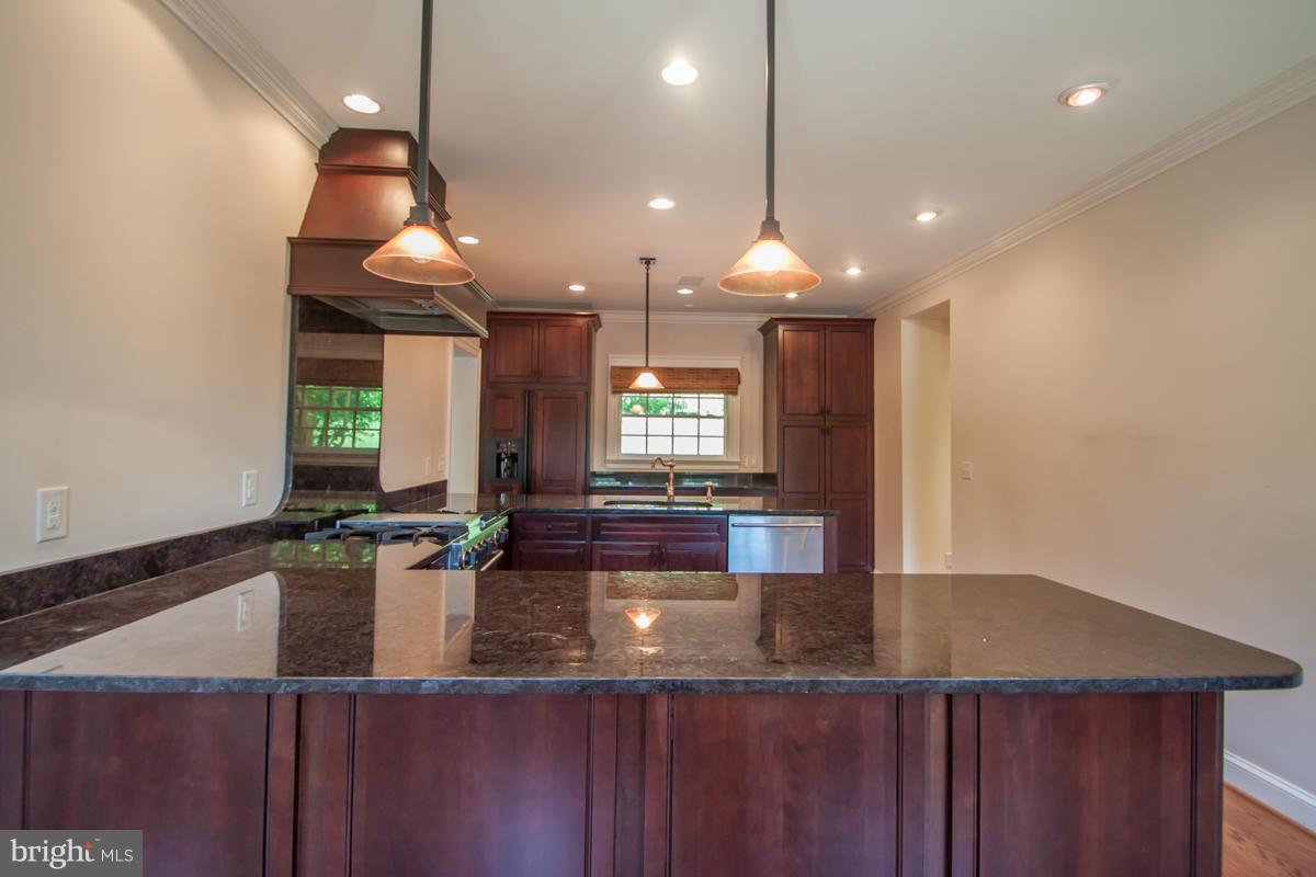 1906 Belle Haven Road Alexandria, VA 22307 - Photo 5 of 29 Kitchen