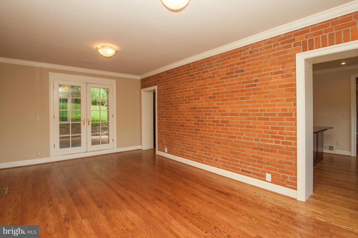 1906 Belle Haven Road Alexandria, VA 22307 - Photo 6 of 29 Family Room