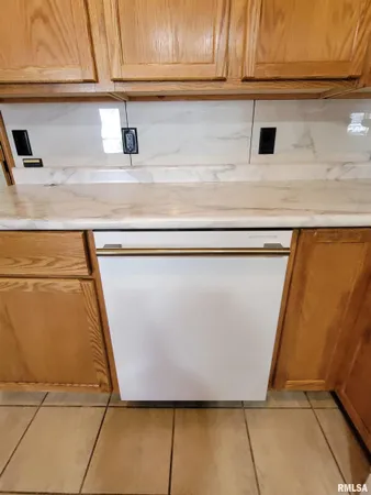 $179,900 | 1102 Coolidge Avenue, Pekin, IL 61554