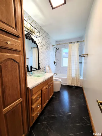 $179,900 | 1102 Coolidge Avenue, Pekin, IL 61554