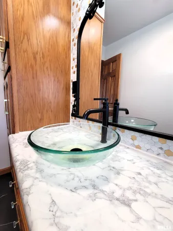 $179,900 | 1102 Coolidge Avenue, Pekin, IL 61554