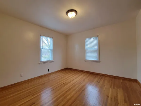 $169,000 | 1102 Coolidge Avenue, Pekin, IL 61554