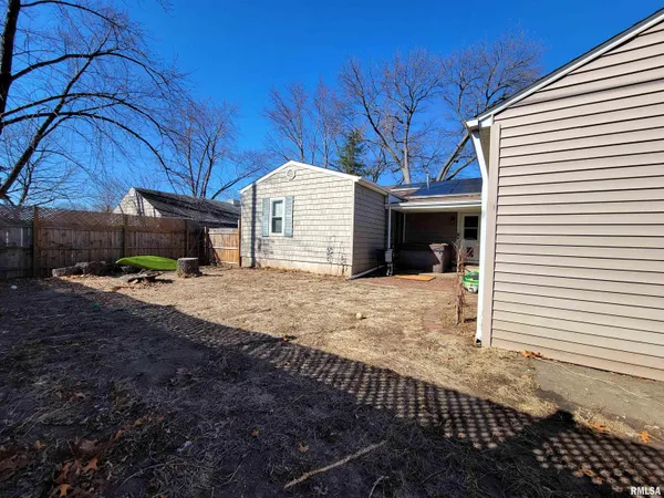 $179,900 | 1102 Coolidge Avenue, Pekin, IL 61554