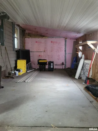 $169,000 | 1102 Coolidge Avenue, Pekin, IL 61554