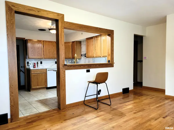 $169,000 | 1102 Coolidge Avenue, Pekin, IL 61554