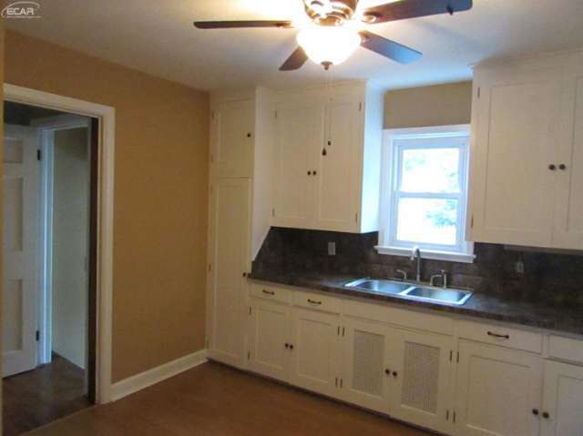 2391 Covert Road Burton, MI 48509 - Photo 8 of 38 21222754-7.JPG