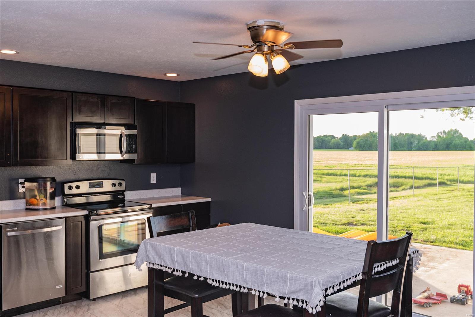 10829 Lake Road Highland, IL 62249 - Photo 5 of 16