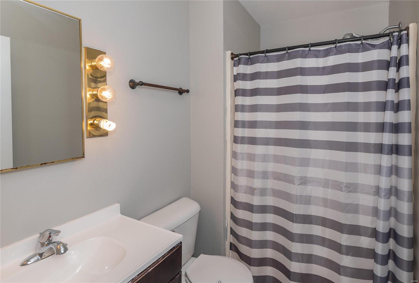 10829 Lake Road Highland, IL 62249 - Photo 9 of 16