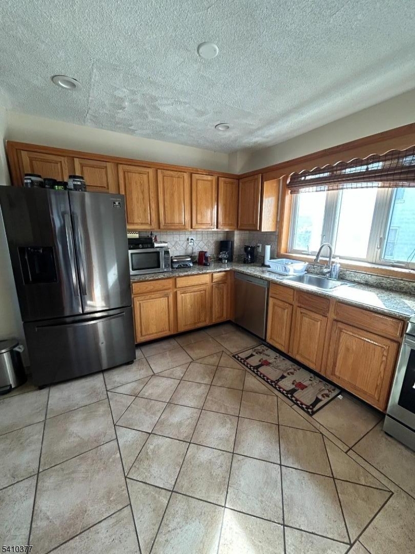 934 Monroe Avenue Elizabeth, NJ 07201 - Photo 18 of 39