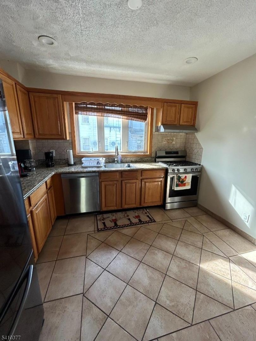 934 Monroe Avenue Elizabeth, NJ 07201 - Photo 19 of 39