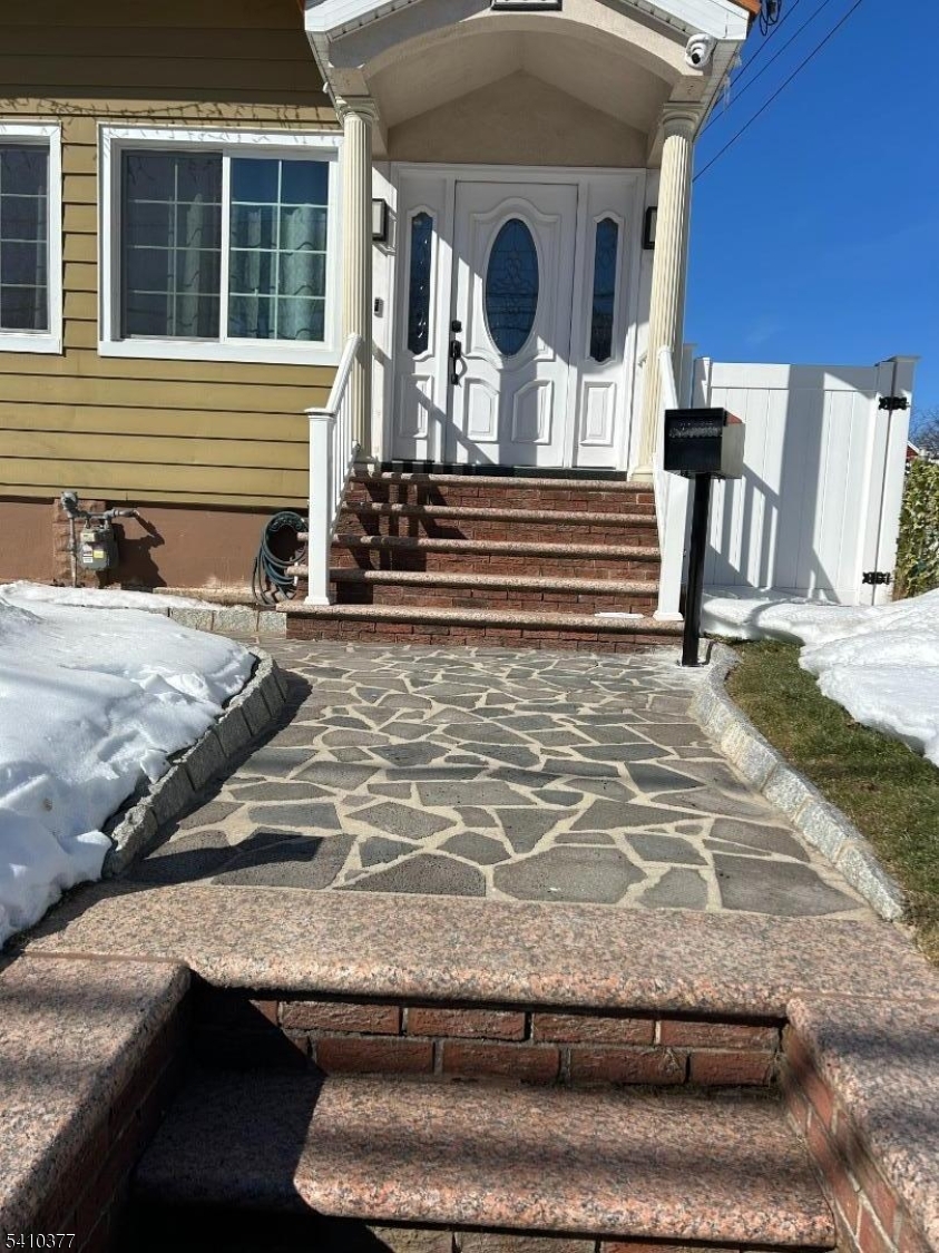 934 Monroe Avenue Elizabeth, NJ 07201 - Photo 2 of 39