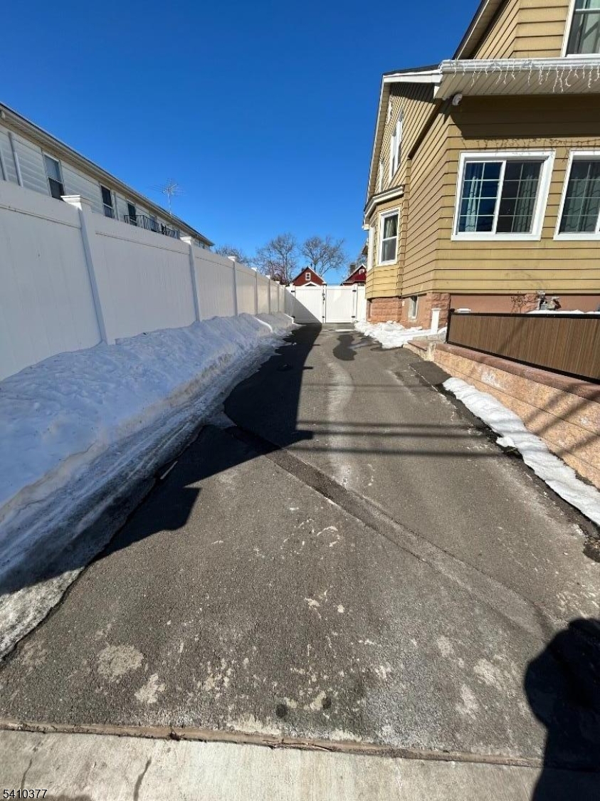 934 Monroe Avenue Elizabeth, NJ 07201 - Photo 4 of 39