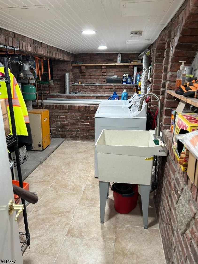 934 Monroe Avenue Elizabeth, NJ 07201 - Photo 9 of 39