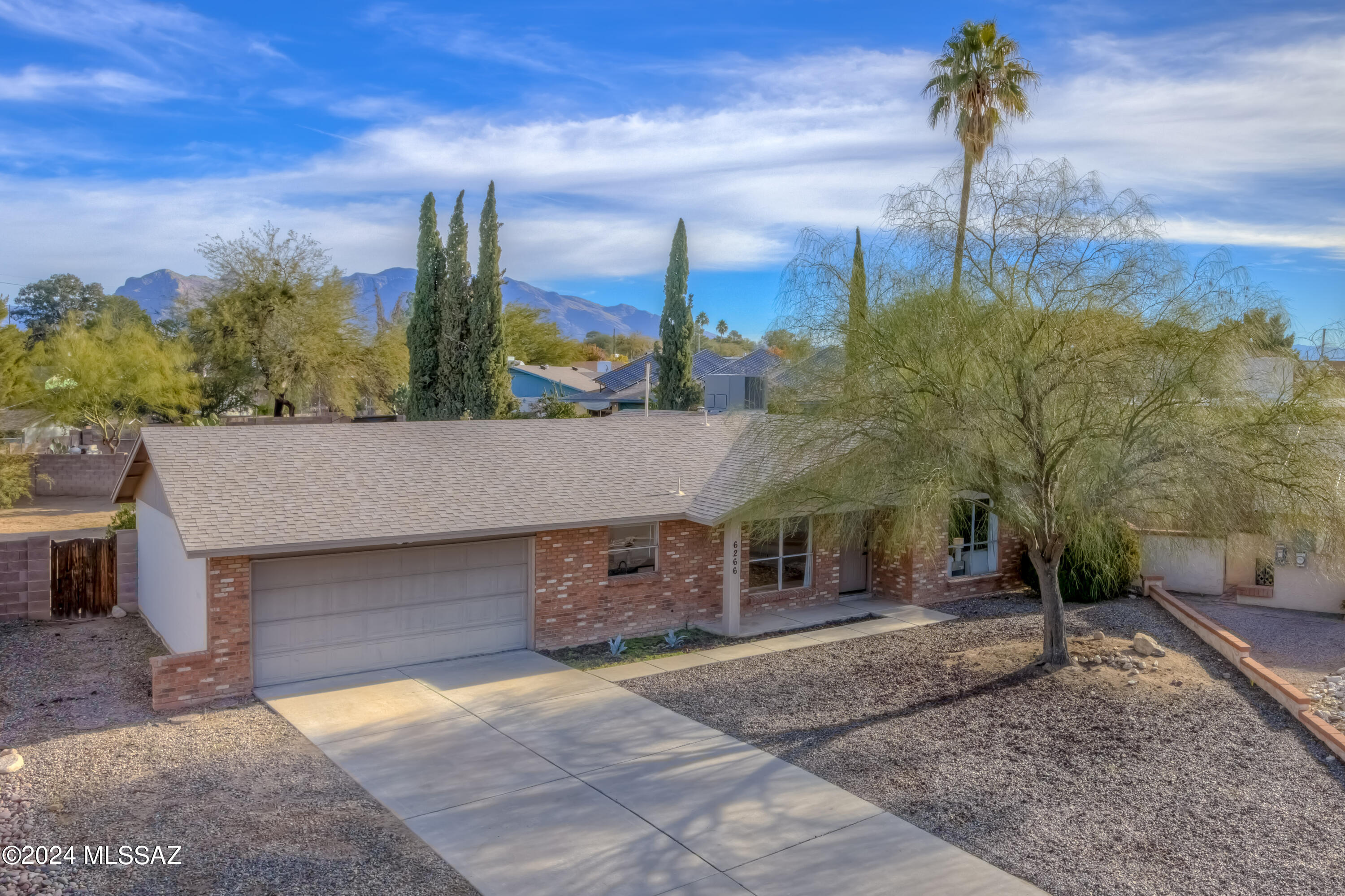 6266 North Parsley Road Tucson, AZ 85741 - Photo 2 of 37