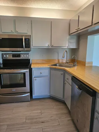 $1,650 | 811 Sky Pine Way, Unit F2, Greenacres, FL 33415
