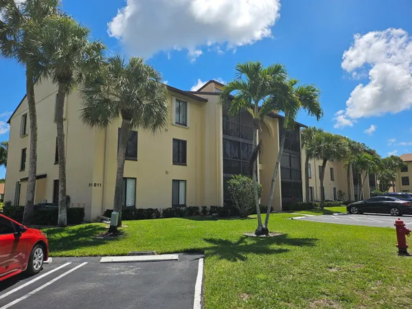 $1,650 | 811 Sky Pine Way, Unit F2, Greenacres, FL 33415