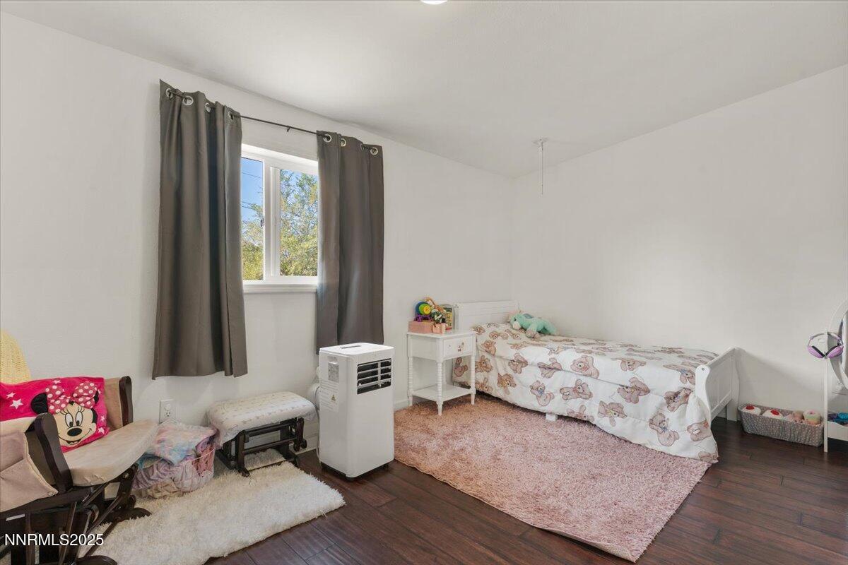 17570 Thrush Lane Reno, NV 89508 - Photo 22 of 30 a living room with furniture and a window