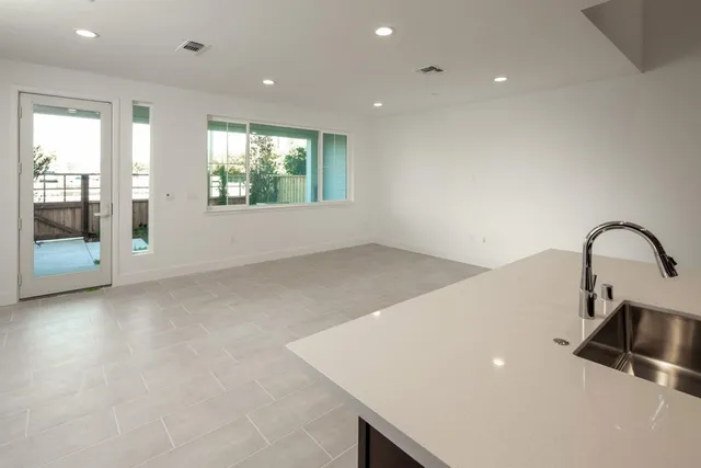 $699,990 | 153-153 Compass Drive, Unit 2101, Napa, CA 94558