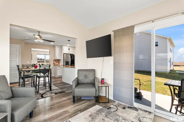 $365,000 | 413 Hodges Court, Chatham, IL 62629