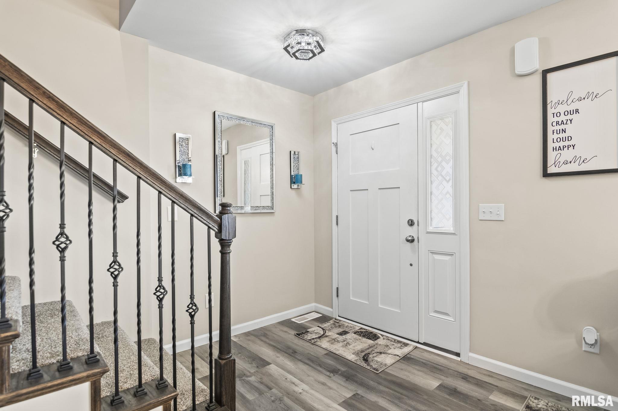 413 Hodges Court Chatham, IL 62629 - Photo 4 of 34