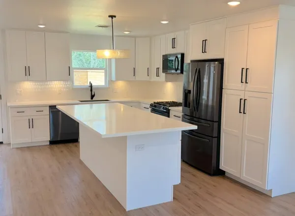 $2,300 | 8125 Sunnyhill Street, Houston, TX 77088