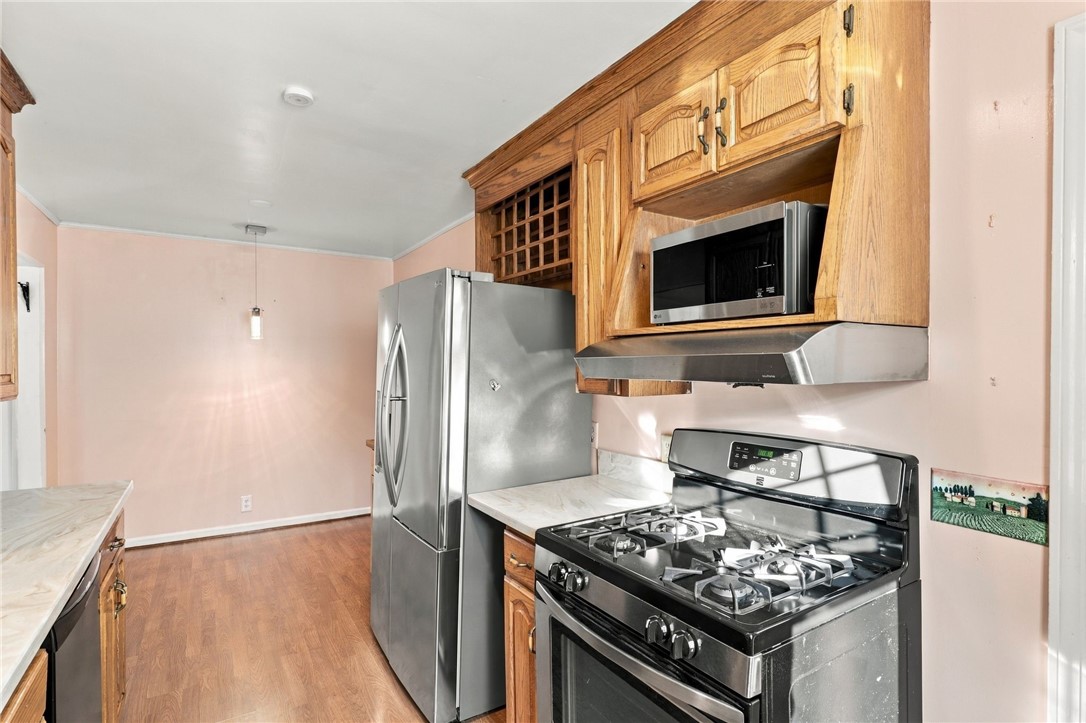 325 Brandon Road Irondequoit, NY 14622 - Photo 7 of 30 Gallery Image 7