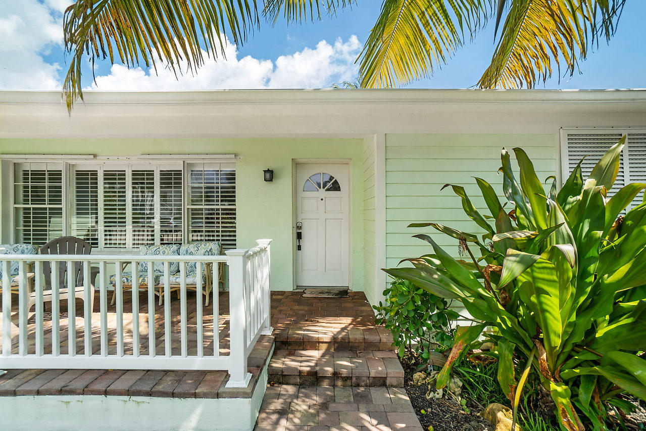 215 Inlet Way Palm Beach Shores, FL 33404 - Photo 6 of 42 006-215InletWay-PalmBeachShores-FL-small