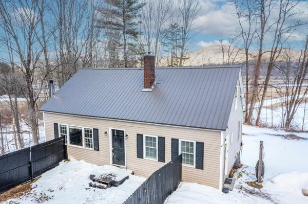 $279,900 | 451 Daniel Webster Highway, Plymouth, NH 03264