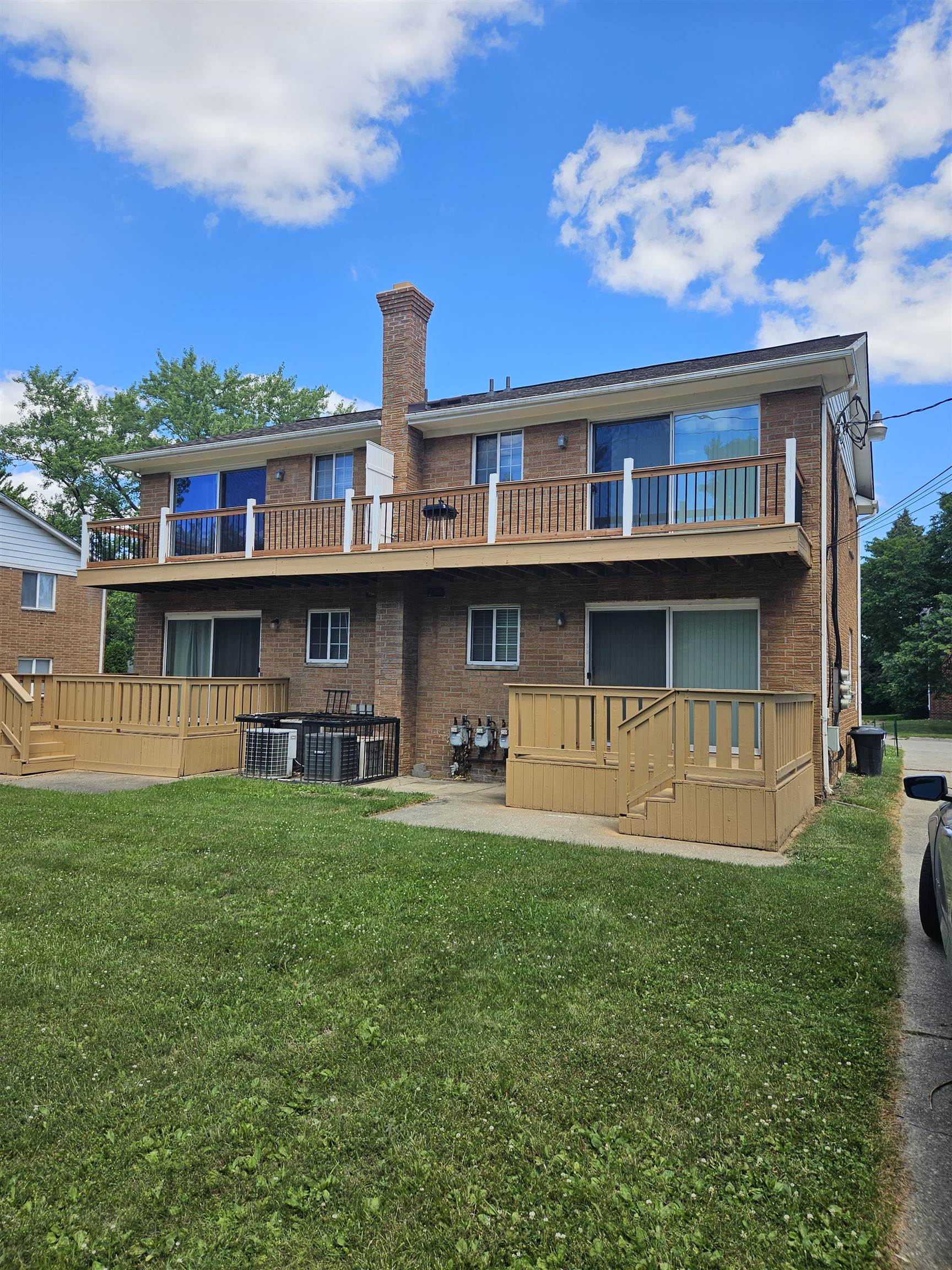 3485 Ridgecliffe Drive Flint, MI 48532 - Photo 3 of 21 50147741-9933cf77-719f-4478-a771-58fc603d2604.JPG