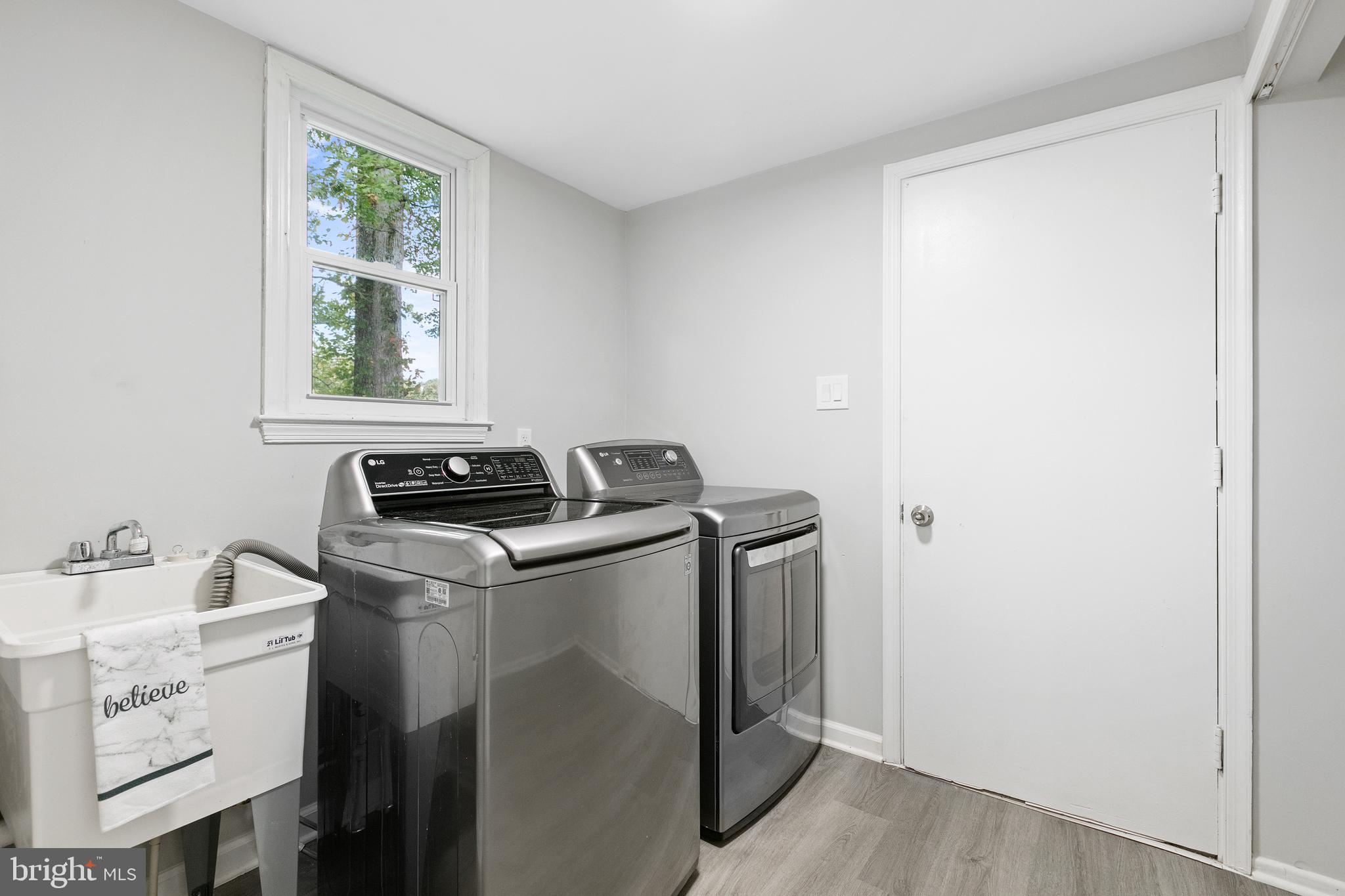 8210 Marcy Avenue Springfield, VA 22152 - Photo 14 of 52 Laundry room