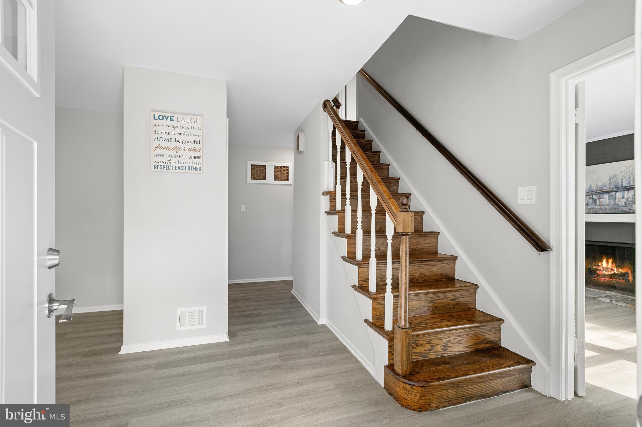 8210 Marcy Avenue Springfield, VA 22152 - Photo 2 of 52 Entrance