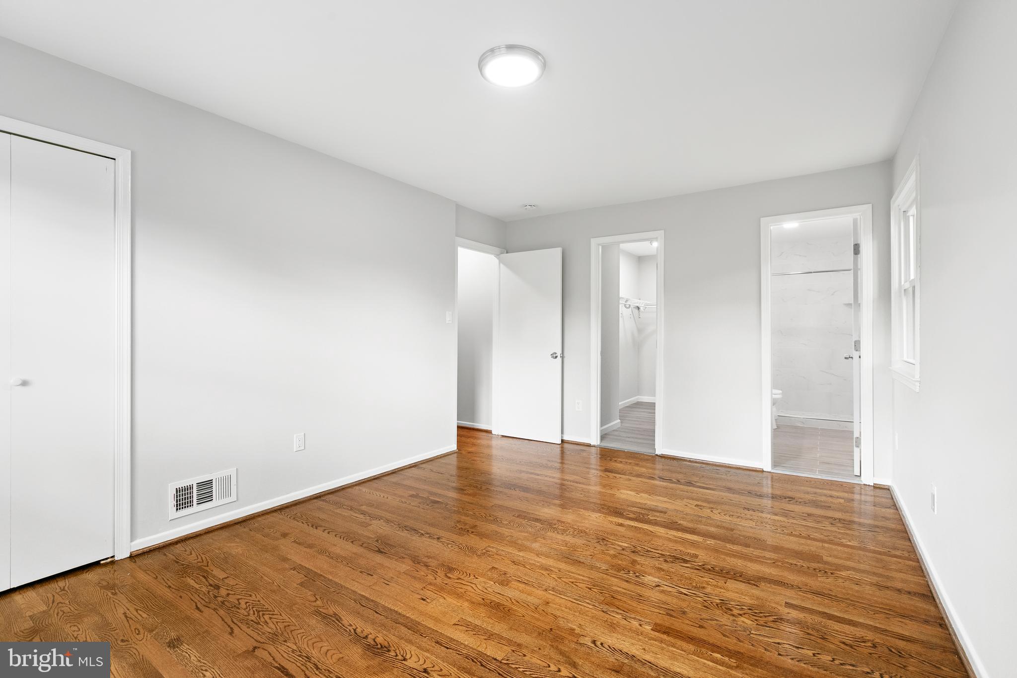 8210 Marcy Avenue Springfield, VA 22152 - Photo 29 of 52 Main bedroom with walking closet