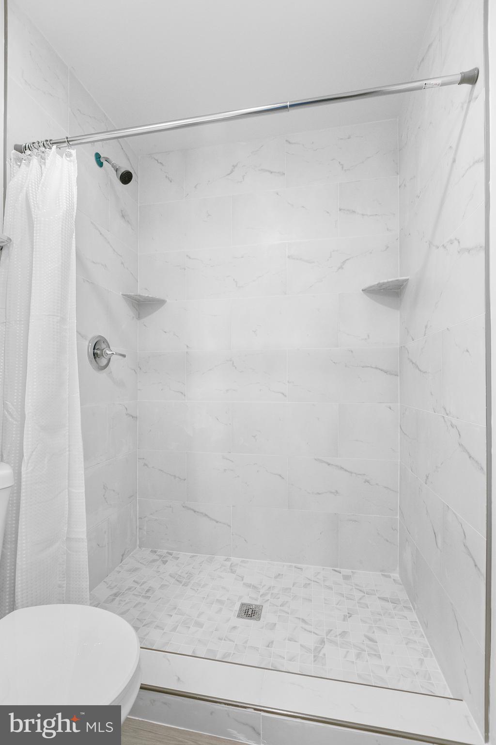 8210 Marcy Avenue Springfield, VA 22152 - Photo 33 of 52 Main bath