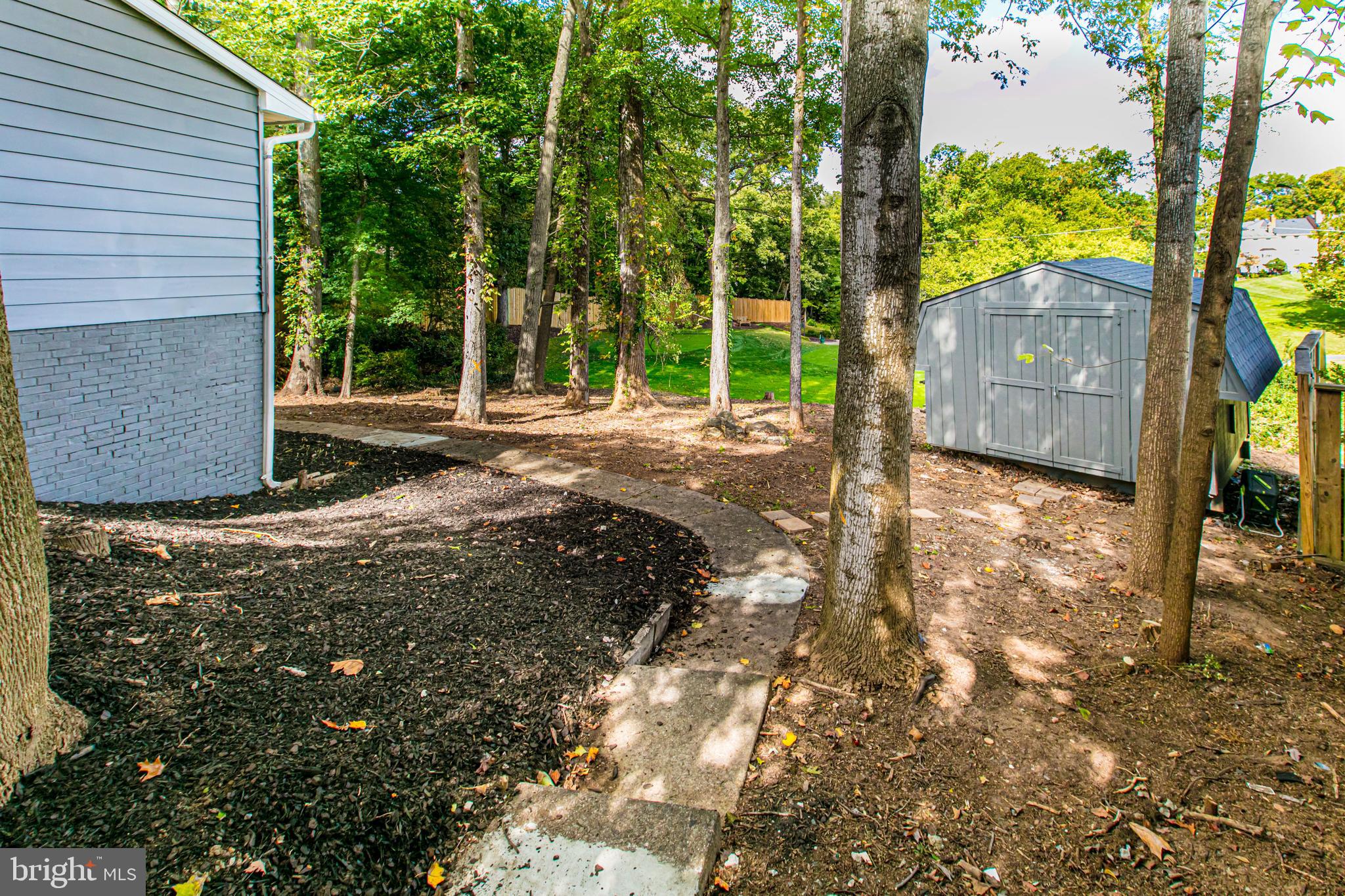 8210 Marcy Avenue Springfield, VA 22152 - Photo 45 of 52 Rear with golf view