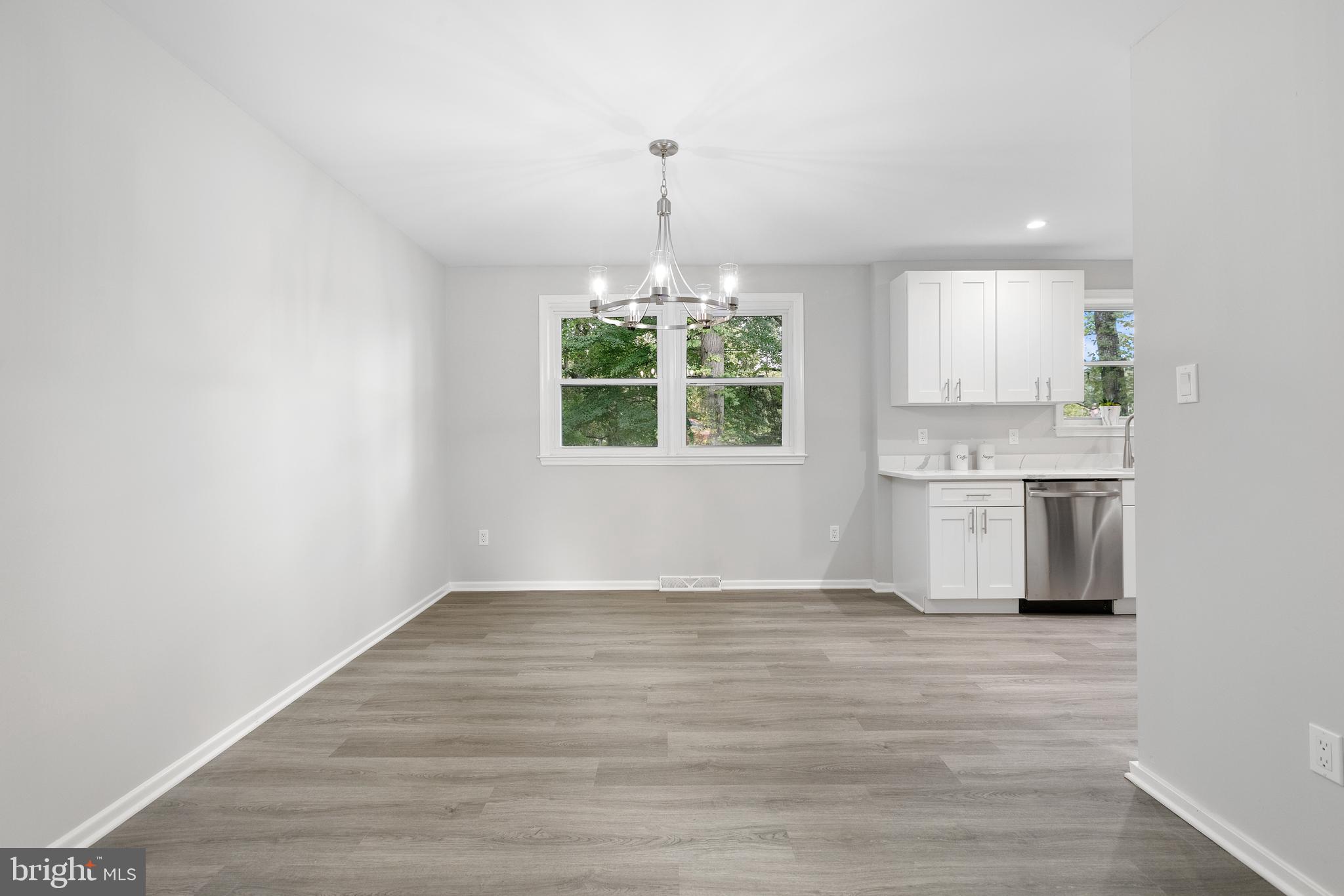 8210 Marcy Avenue Springfield, VA 22152 - Photo 5 of 52 Dining room