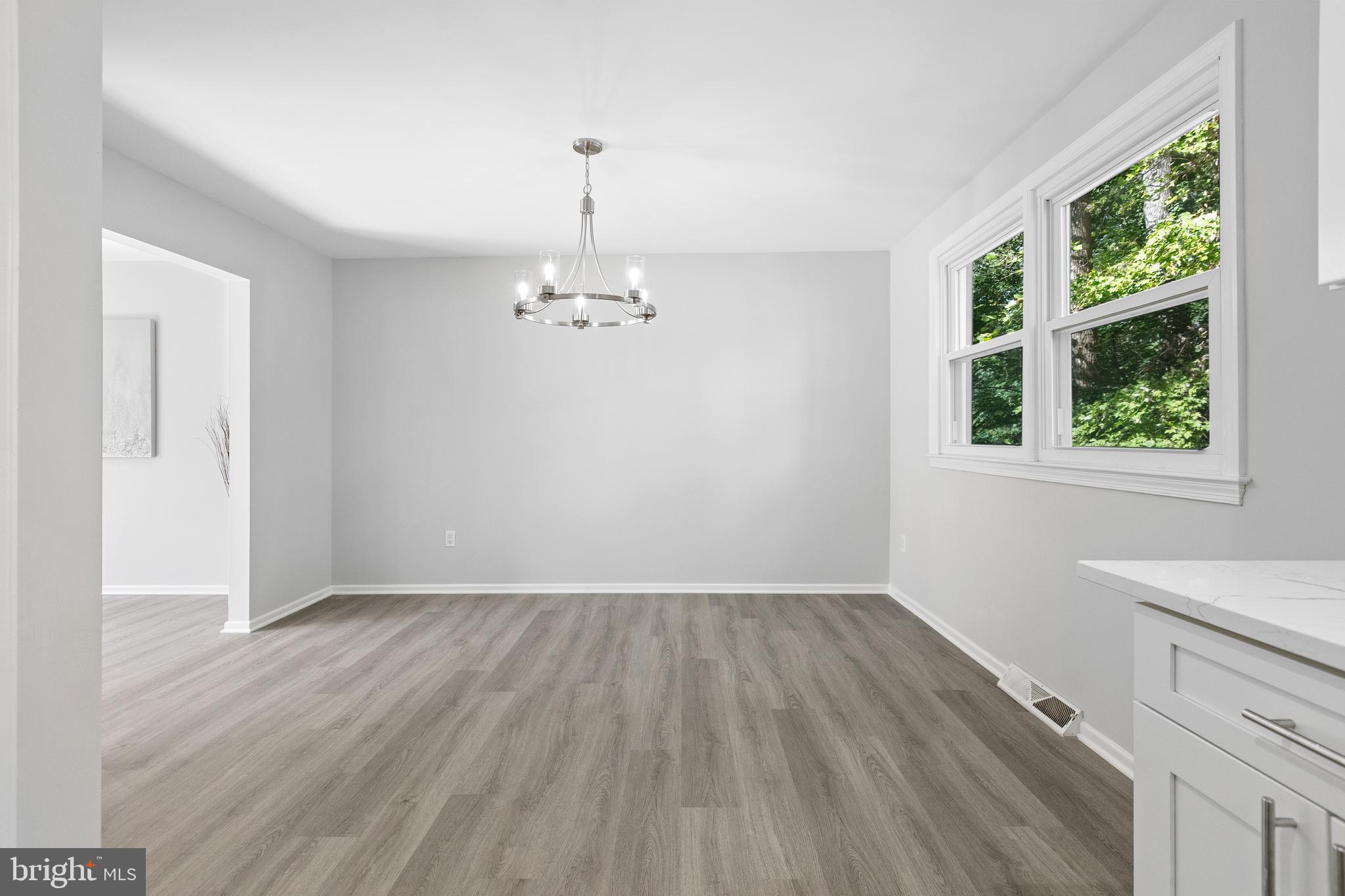 8210 Marcy Avenue Springfield, VA 22152 - Photo 6 of 52 Dining room
