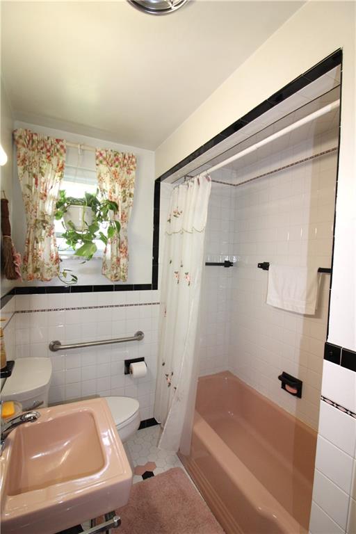 885 Peairs Road Elizabeth, PA 15037 - Photo 13 of 19 Gallery Image 13