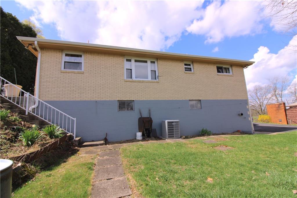885 Peairs Road Elizabeth, PA 15037 - Photo 5 of 19 Gallery Image 5