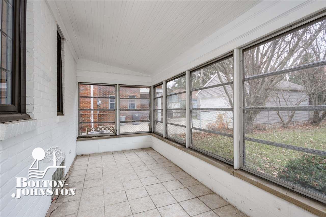420 Cloverly Road Grosse Pointe, MI 48236 - Photo 14 of 39 Unheated Sun Room