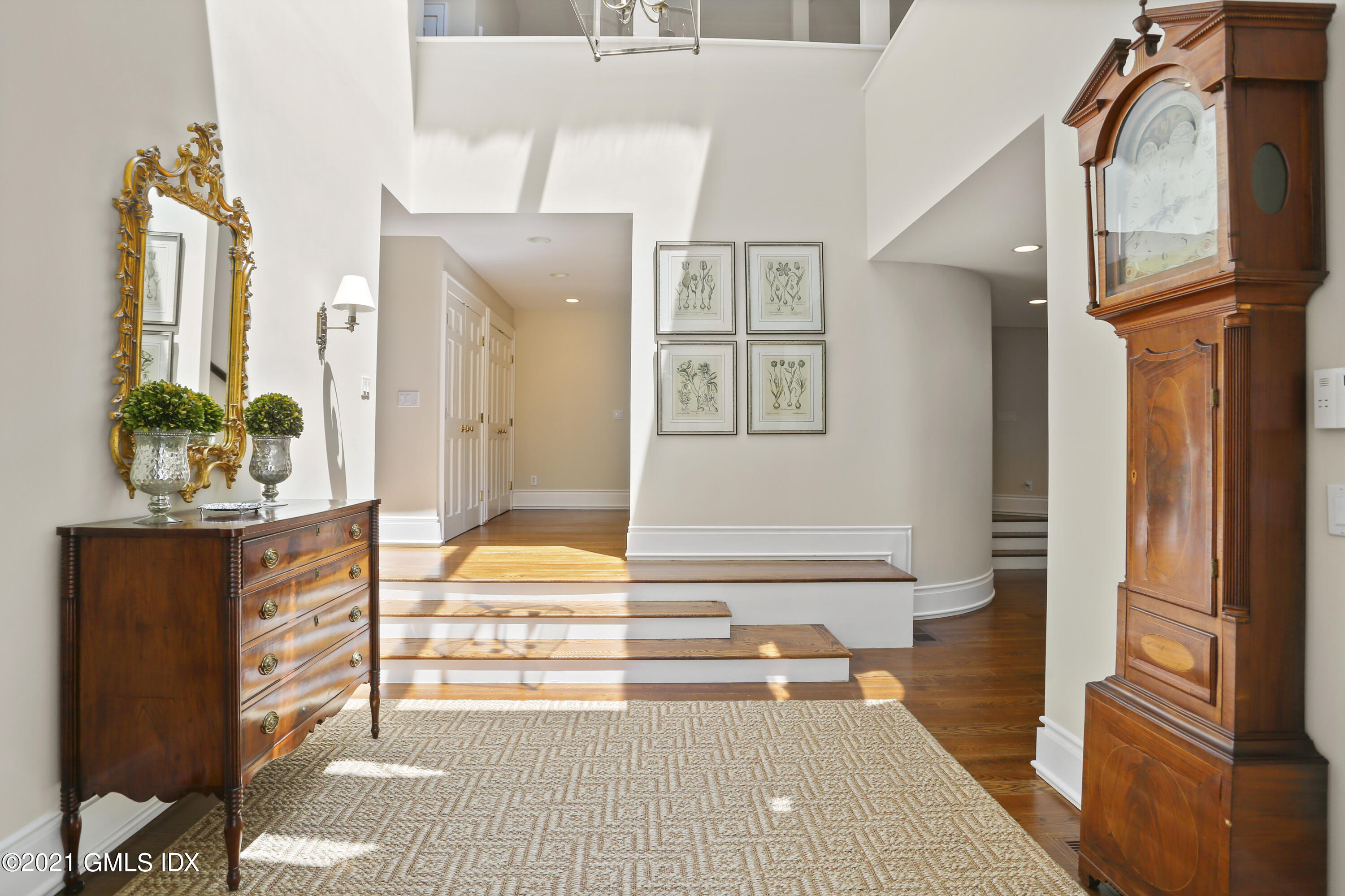 557 Round Hill Road Greenwich, CT 06831 - Photo 16 of 26 a view of a living room
