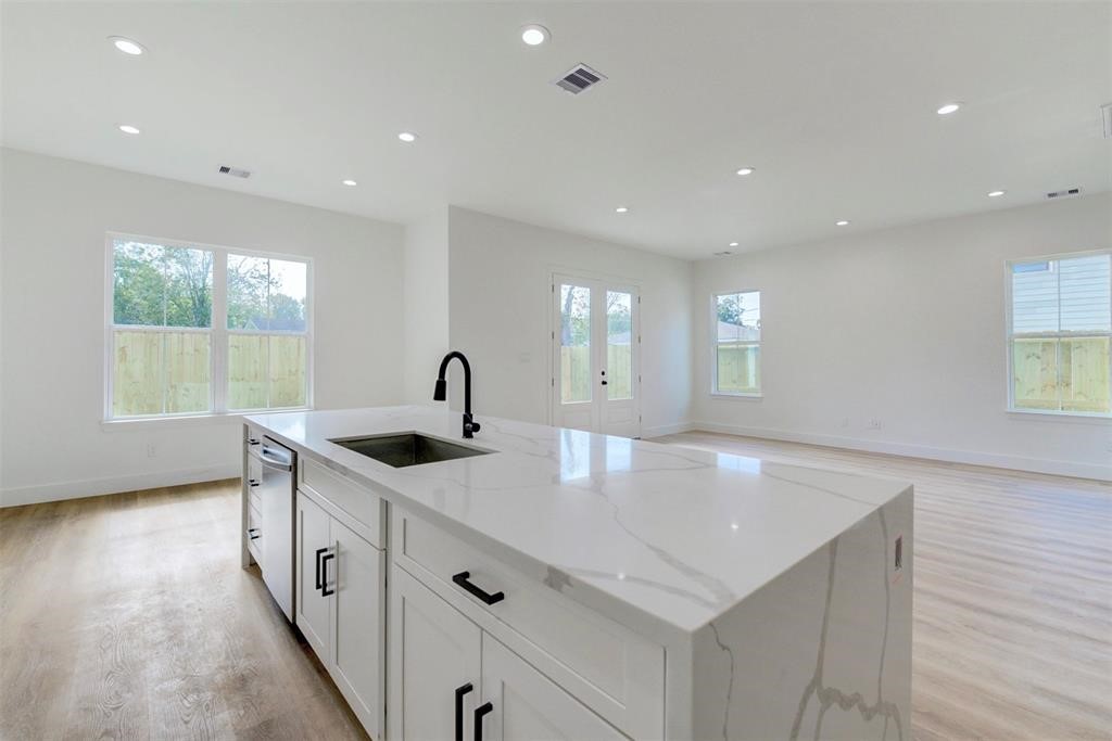5310 Denmark Street Houston, TX 77028 - Photo 5 of 18