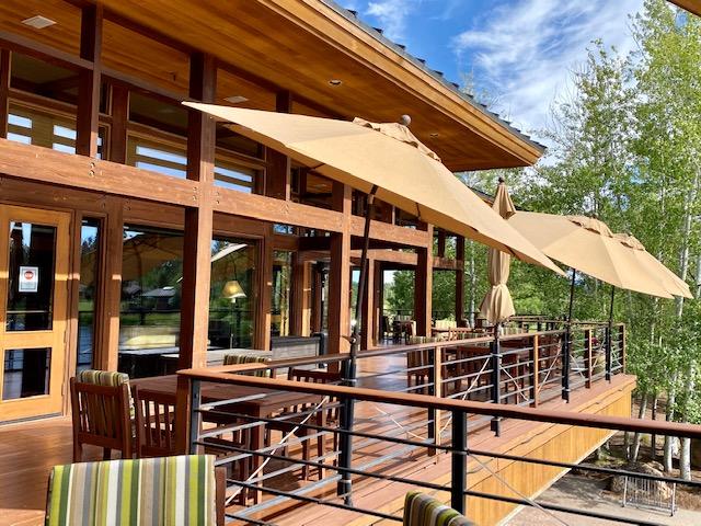 19574 Painted Ridge Loop, Unit 16 Bend, OR 97702 - Photo 41 of 43 Restaurant patio