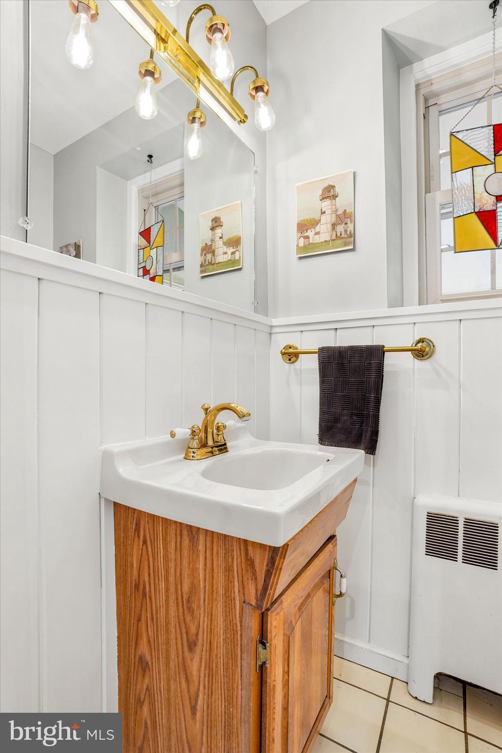 841 Ivy Road Ambler, PA 19002 - Photo 20 of 50 Powder Room