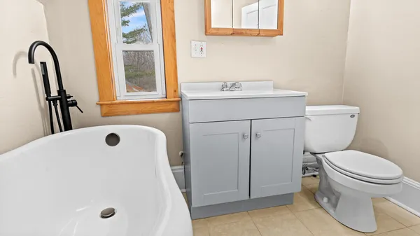 $285,000 | 64 Penobscot Street, Orono, ME 04473